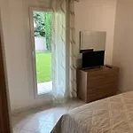 La Casa Di Elvi Apartment *