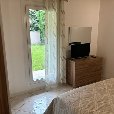 La Casa Di Elvi Apartment *